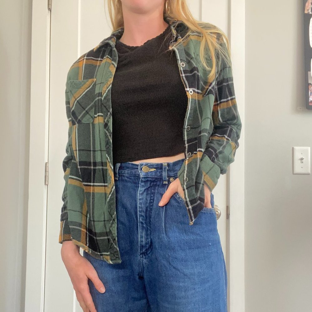 Green Long-sleeved granola flannel